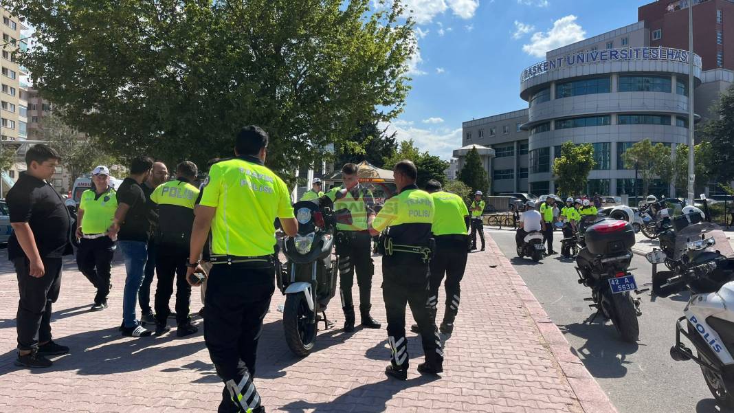 Konya’da polis motosikleti ile motosiklet çarpıştı! Yaralılar var 4